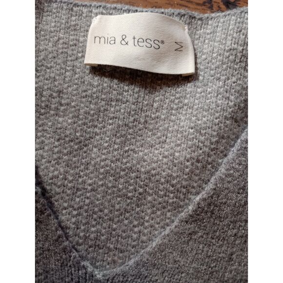 Mia & Tess Women's Size Medium Long Sleeved Star Sweater - Picture 6 of 7